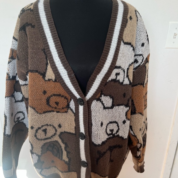 Chic Bear Pattern Cardigan - Picture 4 of 4